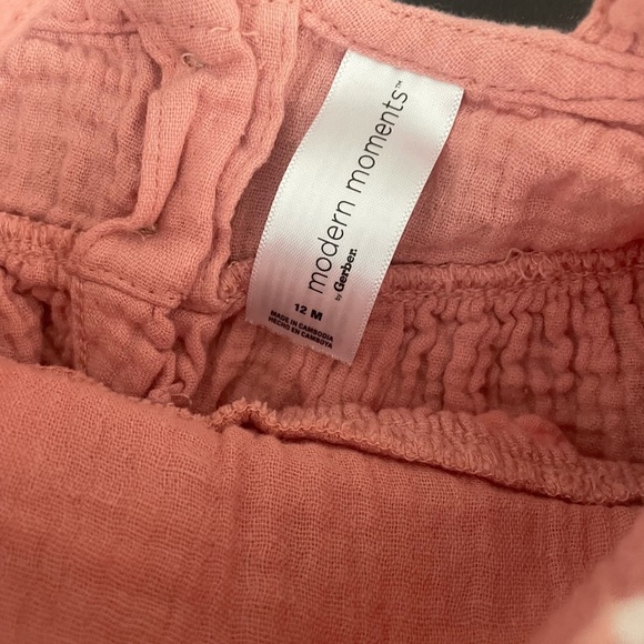 Adorable Baby Clothing Set in Pink and White - Picture 3 of 9